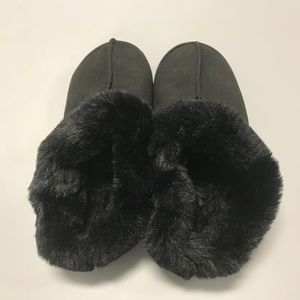 Lauren Conrad Faux Fur Clog Slippers
